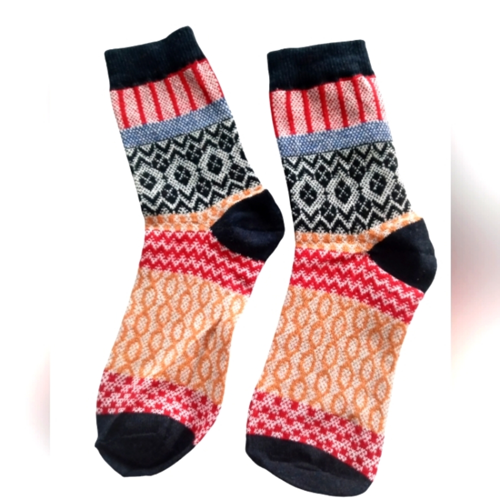 NWOT Women's Warm Winter Socks, Multicolored, One Size